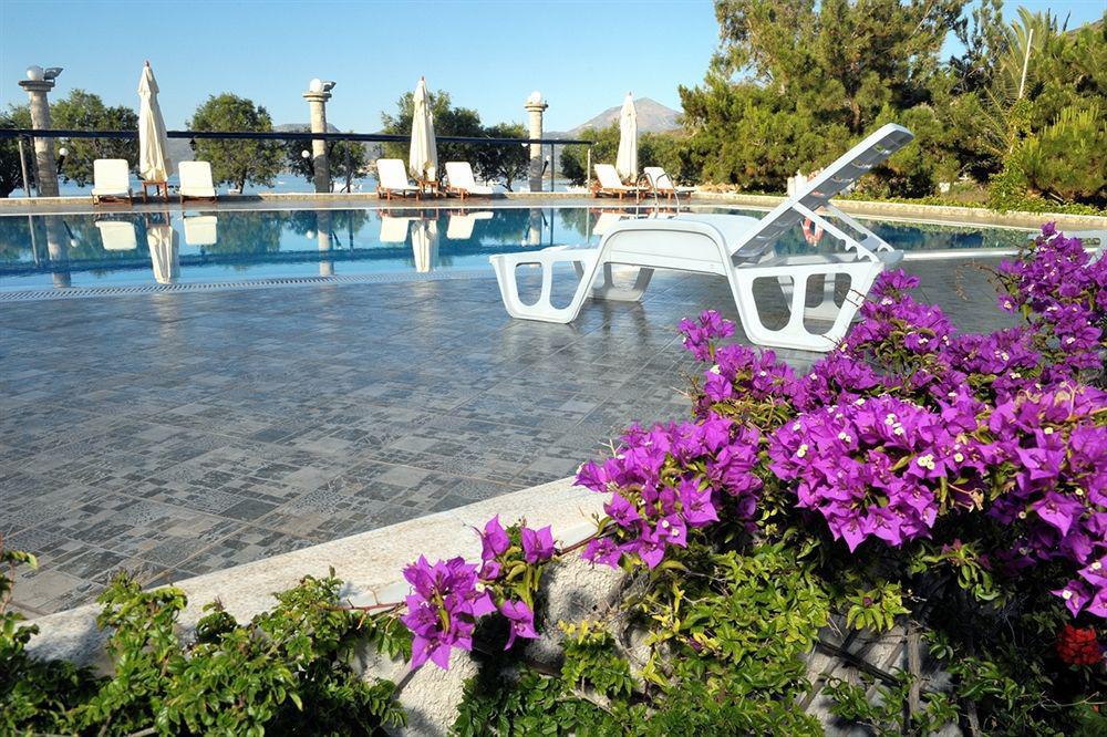Lagada Beach Hotel Adamantas  Exterior foto
